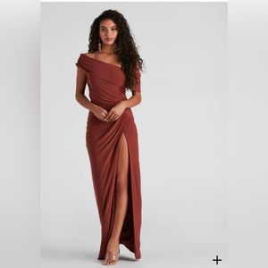 NWT. Kaleigh Off Shoulder Dress. Size XL